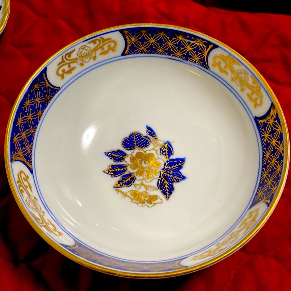 Gold Imari hand painted bowl Japan bowl gold trim 6”